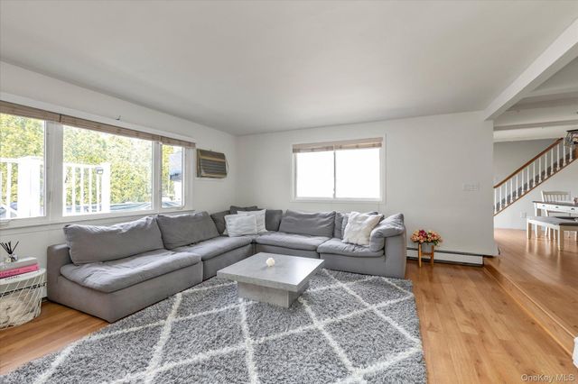 32 Return Lane, Levittown, NY 11756