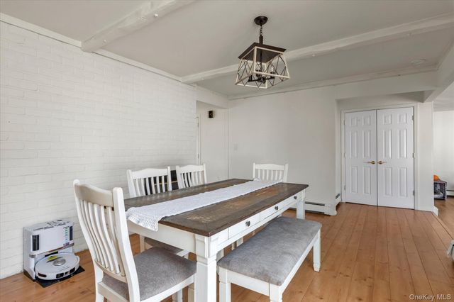 32 Return Lane, Levittown, NY 11756