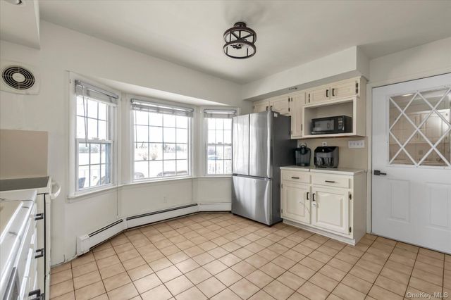 32 Return Lane, Levittown, NY 11756