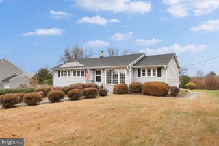 565 SOLGROVE RD, Warrenton, VA 20186