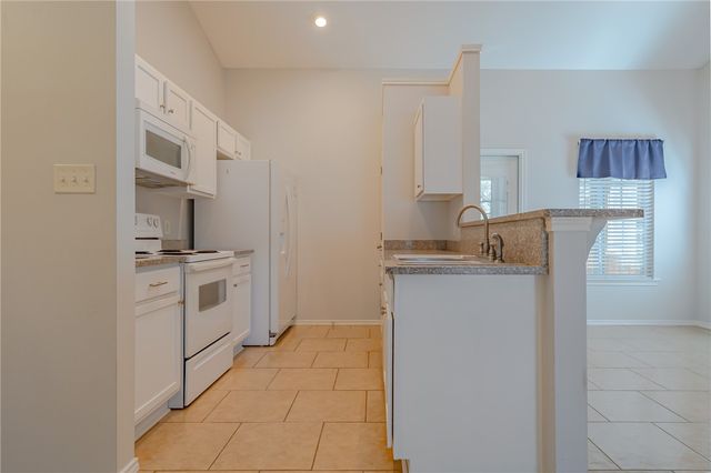 132 Pecan Harbor St, Rockport, TX 78382