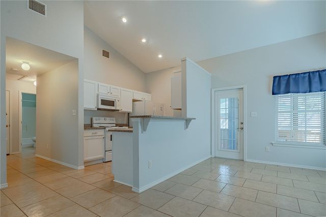 132 Pecan Harbor St, Rockport, TX 78382