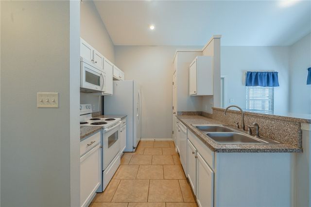 132 Pecan Harbor St, Rockport, TX 78382