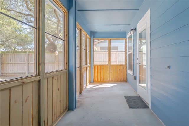 132 Pecan Harbor St, Rockport, TX 78382