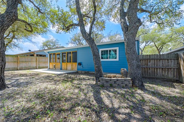 132 Pecan Harbor St, Rockport, TX 78382