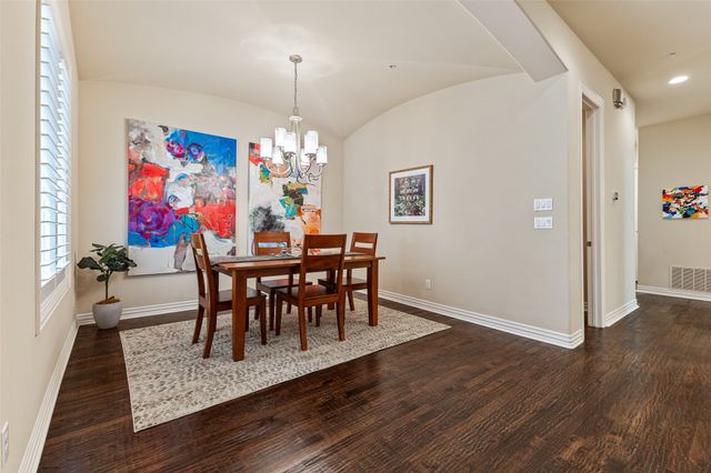 2811 Hood Street E, Dallas, TX 75219