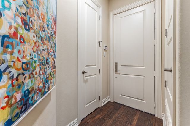 2811 Hood Street E, Dallas, TX 75219
