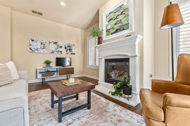 2811 Hood Street E, Dallas, TX 75219