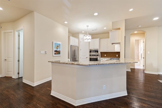 2811 Hood Street E, Dallas, TX 75219