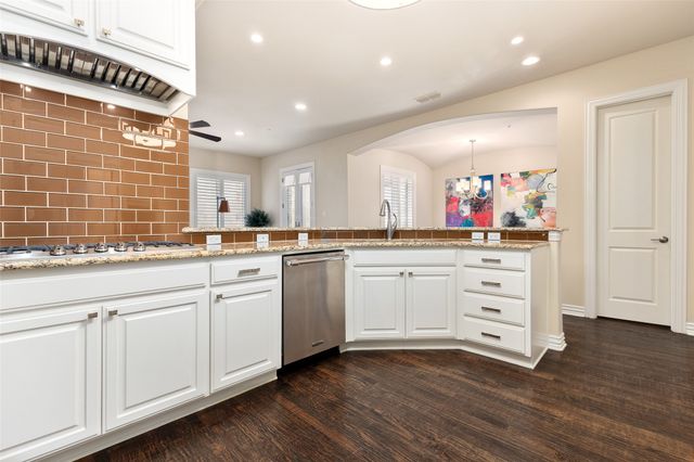 2811 Hood Street E, Dallas, TX 75219
