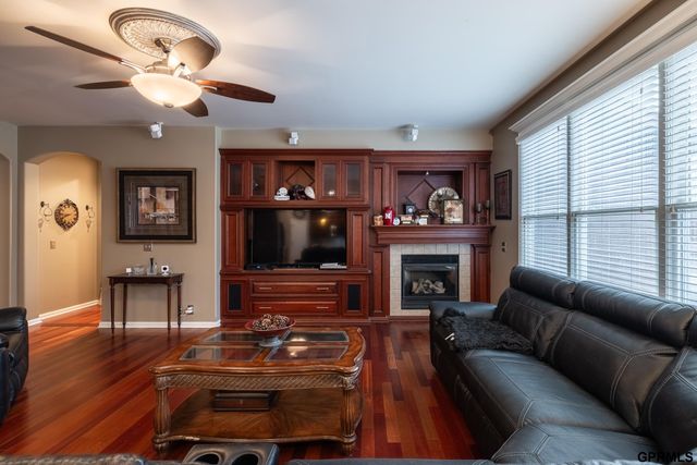 18010 Dewey Circle, Elkhorn, NE 68022