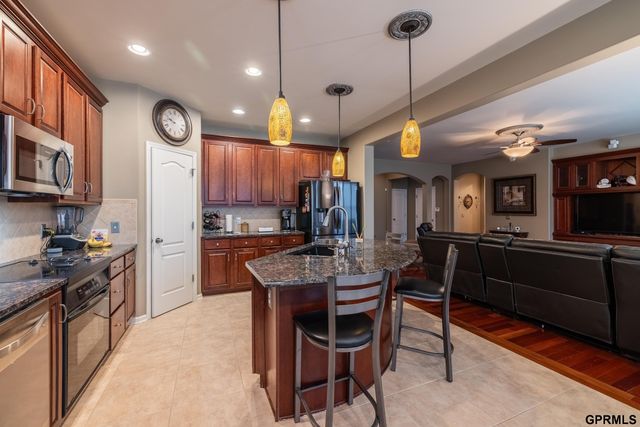 18010 Dewey Circle, Elkhorn, NE 68022