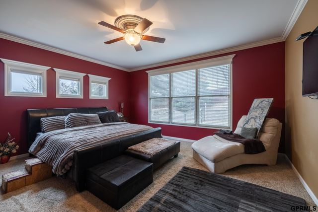 18010 Dewey Circle, Elkhorn, NE 68022