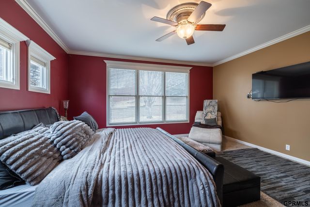 18010 Dewey Circle, Elkhorn, NE 68022