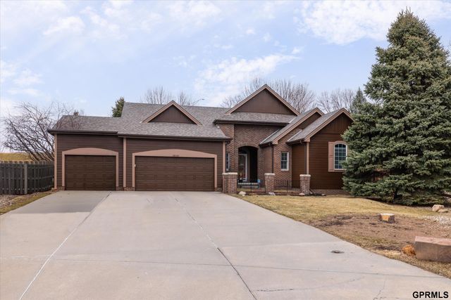 18010 Dewey Circle, Elkhorn, NE 68022