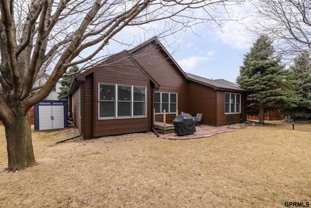 18010 Dewey Circle, Elkhorn, NE 68022