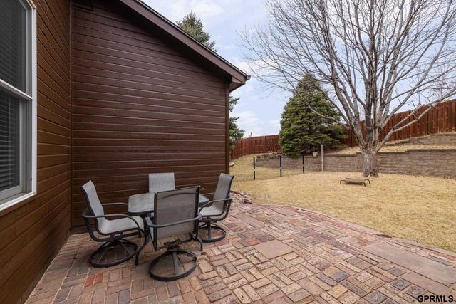 18010 Dewey Circle, Elkhorn, NE 68022