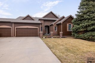 18010 Dewey Circle, Elkhorn, NE 68022