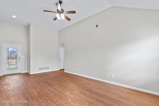 514 Hill Terrace Dr, Mt Washington, KY 40047