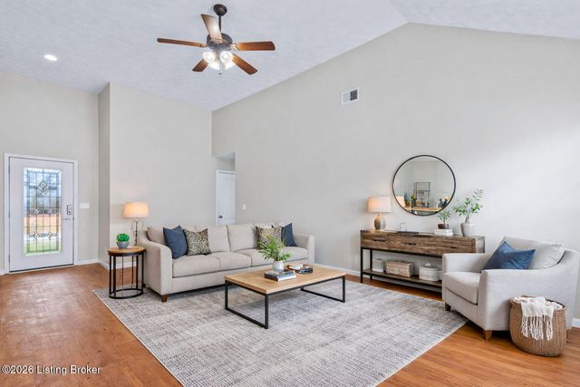 514 Hill Terrace Dr, Mt Washington, KY 40047