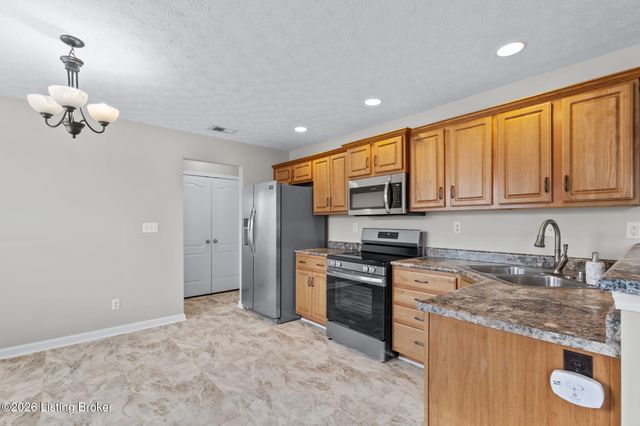 514 Hill Terrace Dr, Mt Washington, KY 40047