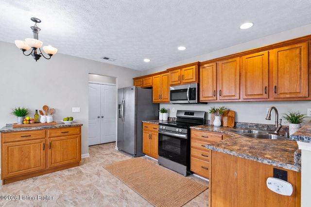 514 Hill Terrace Dr, Mt Washington, KY 40047