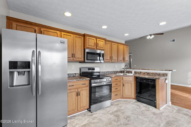 514 Hill Terrace Dr, Mt Washington, KY 40047