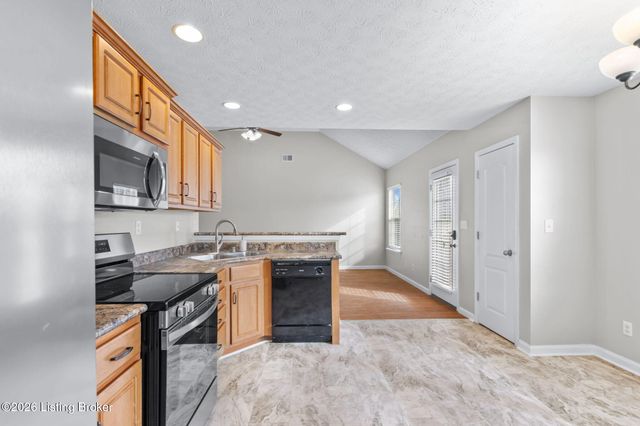 514 Hill Terrace Dr, Mt Washington, KY 40047