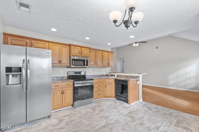 514 Hill Terrace Dr, Mt Washington, KY 40047