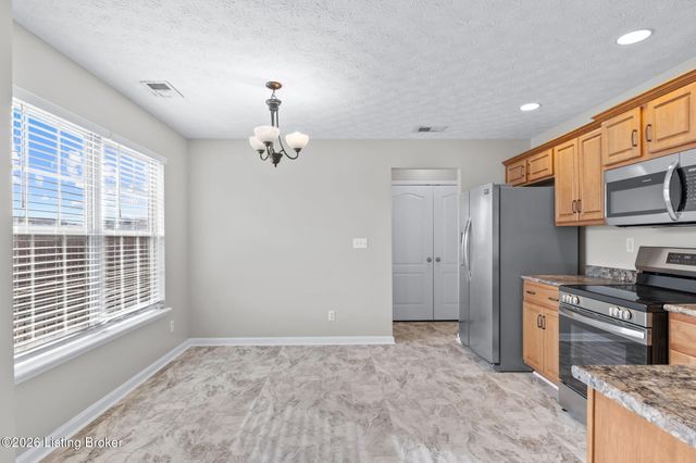 514 Hill Terrace Dr, Mt Washington, KY 40047