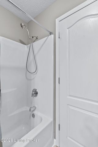 514 Hill Terrace Dr, Mt Washington, KY 40047