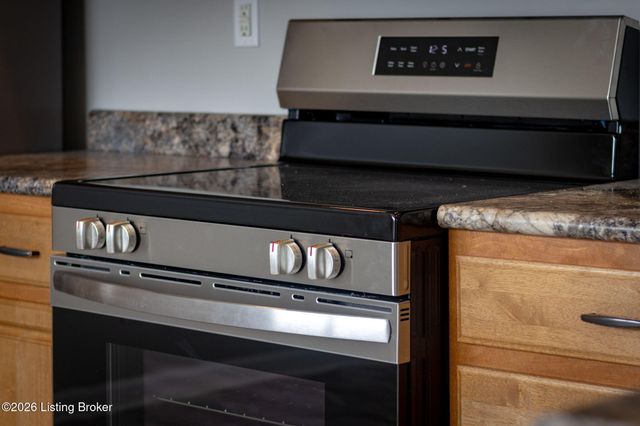 514 Hill Terrace Dr, Mt Washington, KY 40047