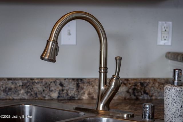 514 Hill Terrace Dr, Mt Washington, KY 40047