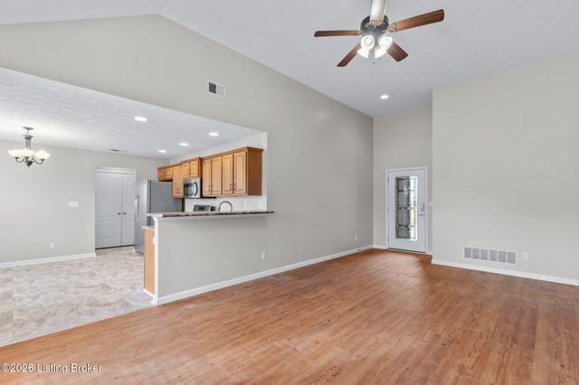 514 Hill Terrace Dr, Mt Washington, KY 40047