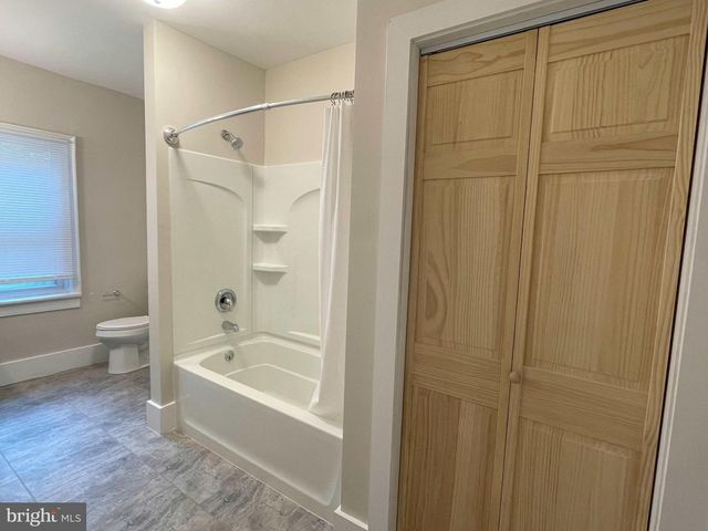 113 E MAIN ST, Shiremanstown, PA 17011