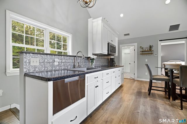 2 Dogwood Drive, Old Lyme, CT 06371
