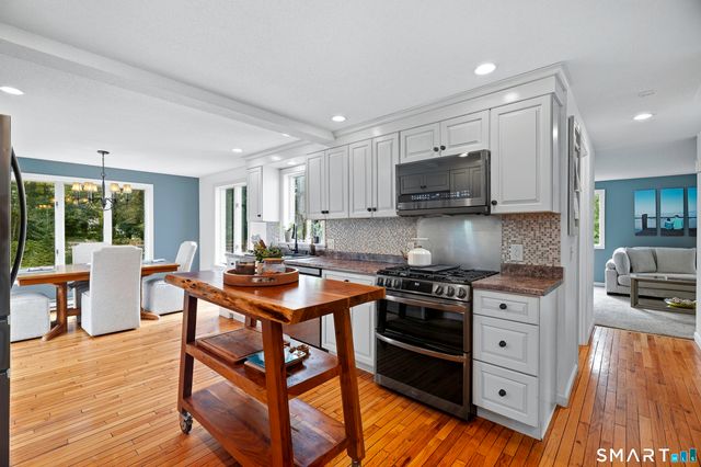 2 Dogwood Drive, Old Lyme, CT 06371