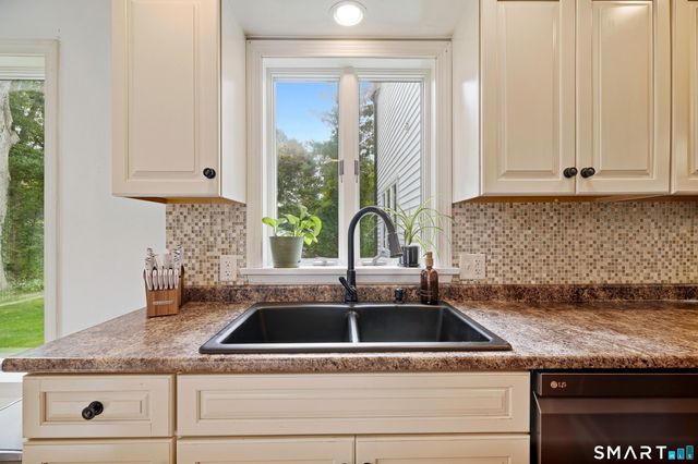 2 Dogwood Drive, Old Lyme, CT 06371