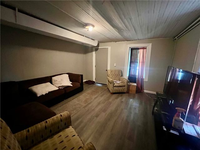 901 N Ashland Ave, New Castle, PA 16102