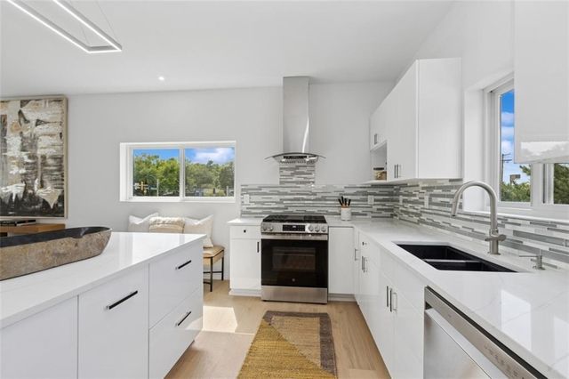 10924 W 67th Street, Shawnee, KS 66203