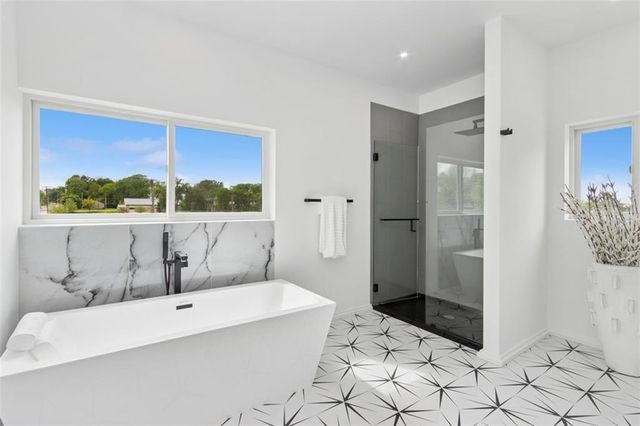 10924 W 67th Street, Shawnee, KS 66203