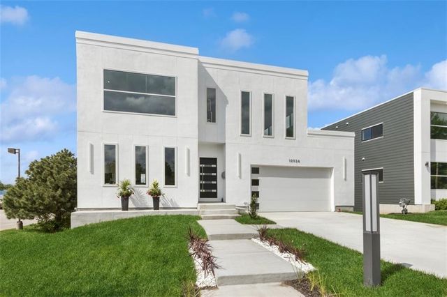 10924 W 67th Street, Shawnee, KS 66203