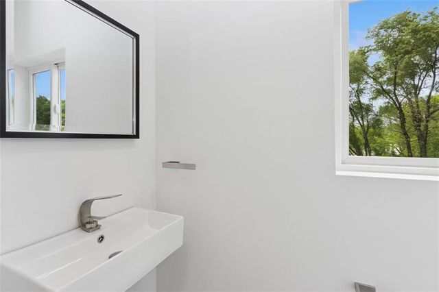 10924 W 67th Street, Shawnee, KS 66203