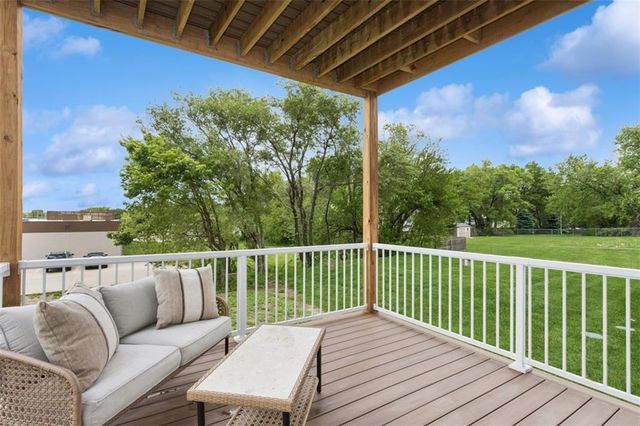 10924 W 67th Street, Shawnee, KS 66203