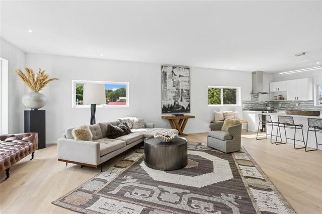 10924 W 67th Street, Shawnee, KS 66203