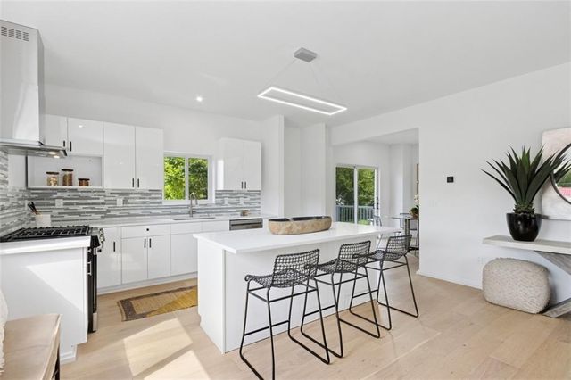 10924 W 67th Street, Shawnee, KS 66203