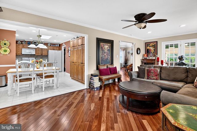 11 CANTERBURY DR, Monroe Township, NJ 08831