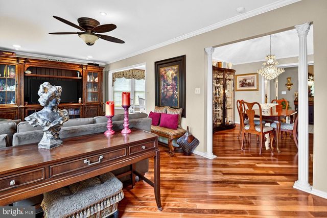 11 CANTERBURY DR, Monroe Township, NJ 08831