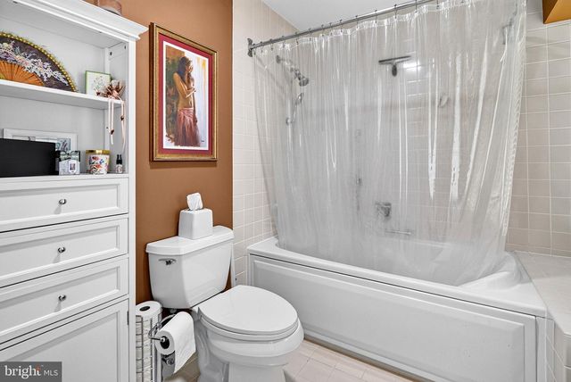 11 CANTERBURY DR, Monroe Township, NJ 08831