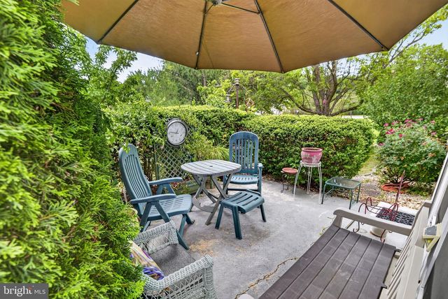 11 CANTERBURY DR, Monroe Township, NJ 08831